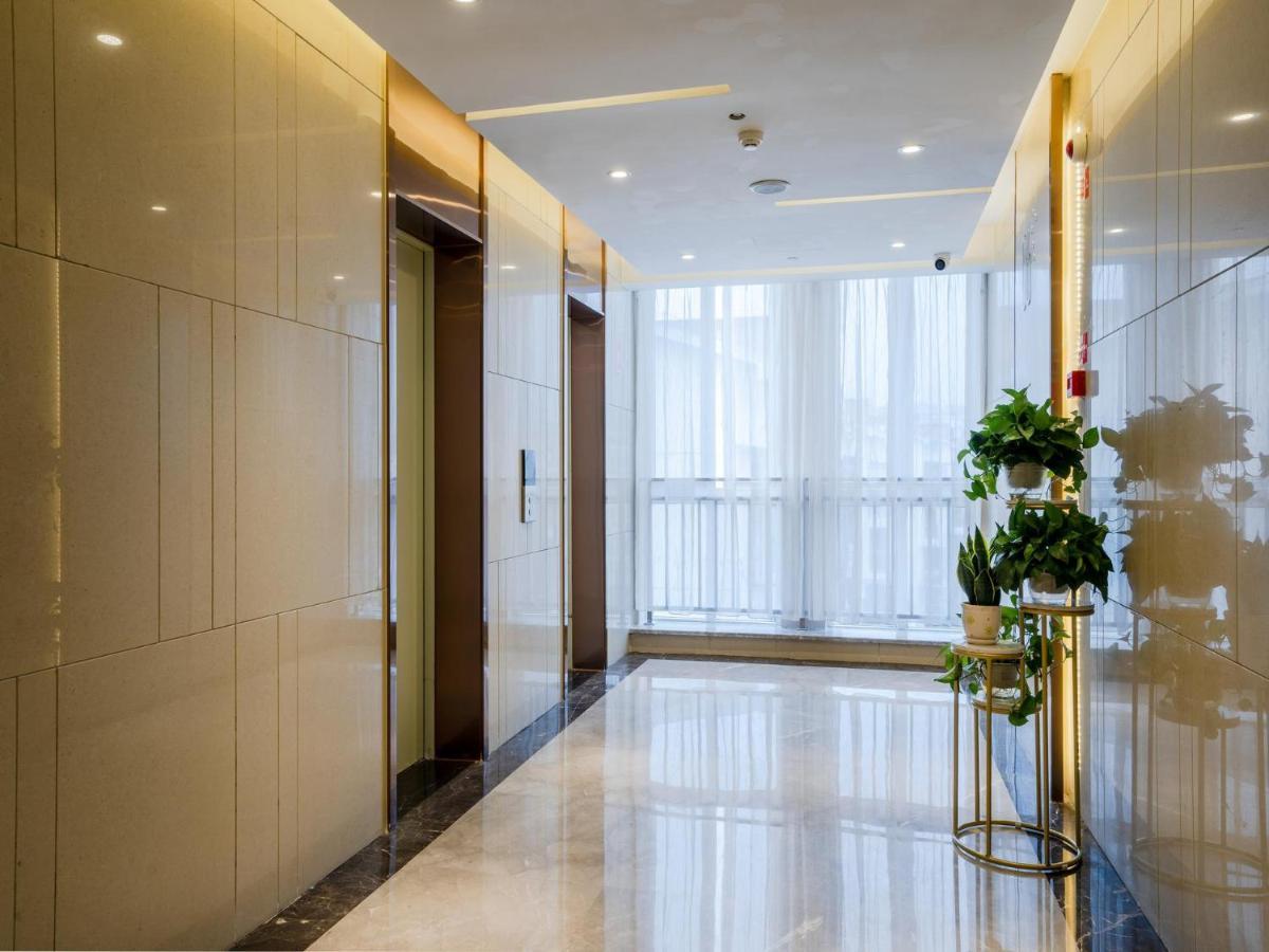 Lavande Hotel Luzhou Wanda Plaza Southwest Commercial City Buitenkant foto