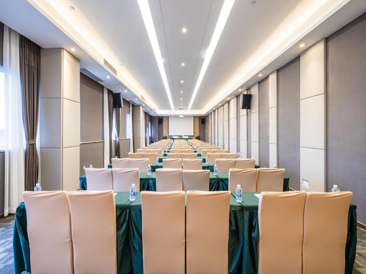 Lavande Hotel Luzhou Wanda Plaza Southwest Commercial City Buitenkant foto