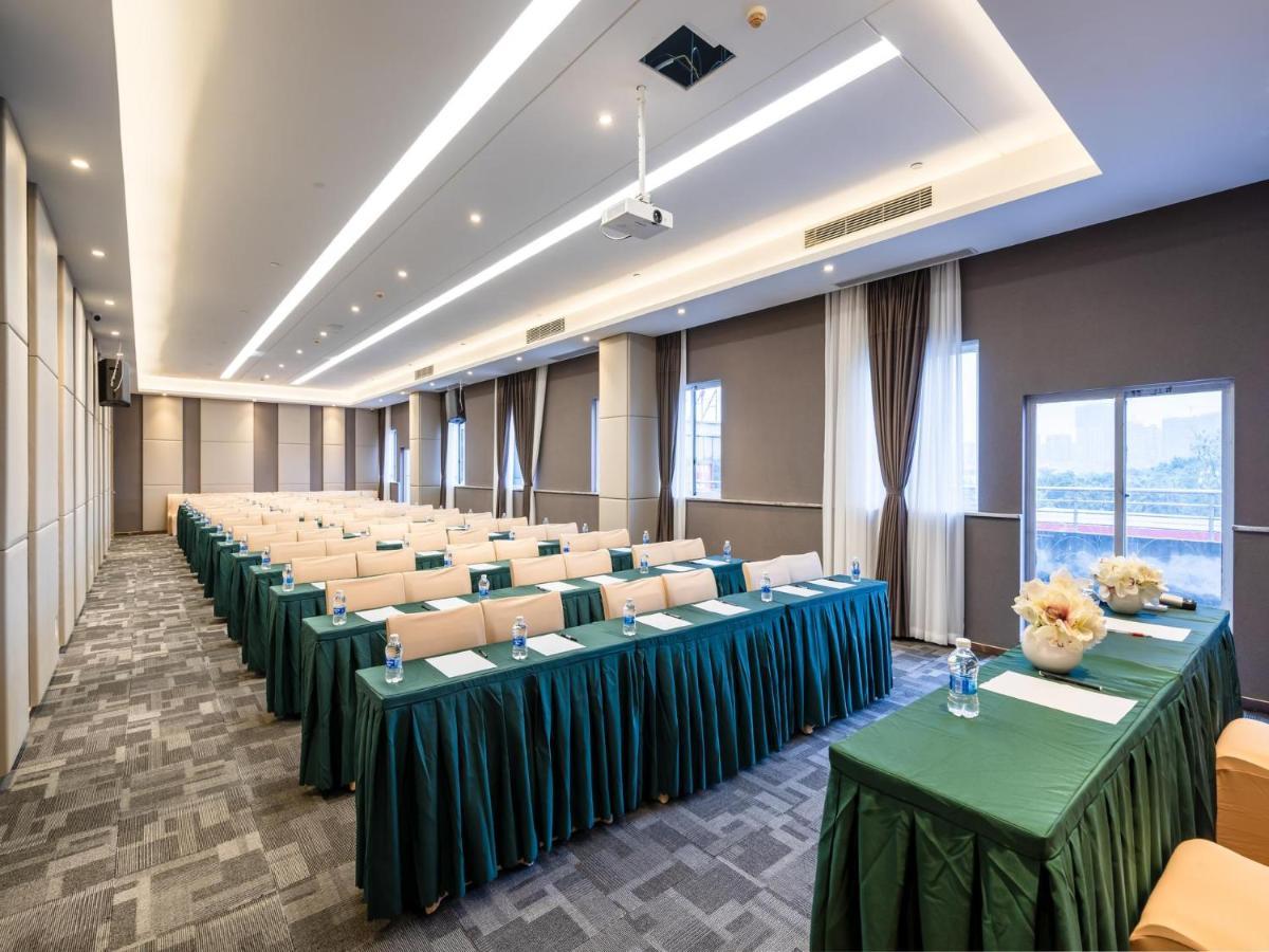 Lavande Hotel Luzhou Wanda Plaza Southwest Commercial City Buitenkant foto